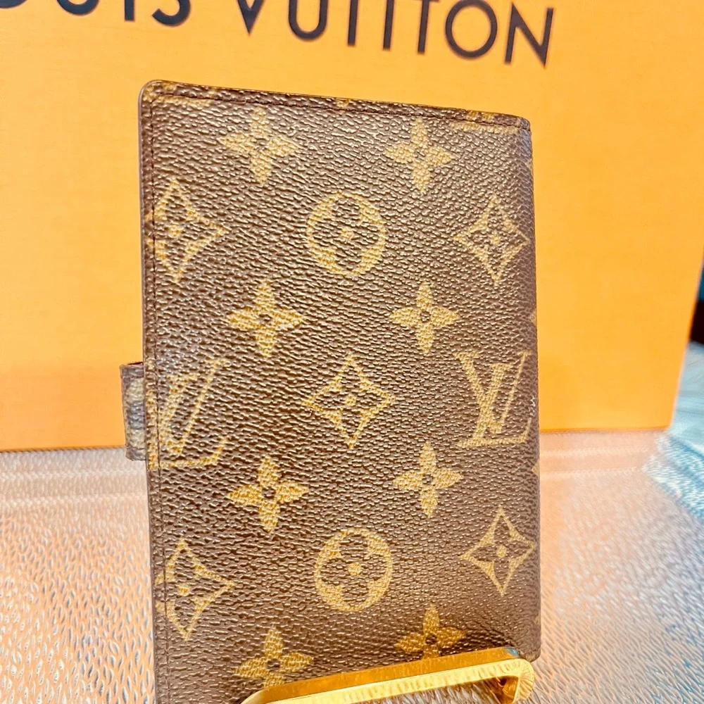 Louis Vuitton Brown Monogram Canvas Snap Wallet/Agenda